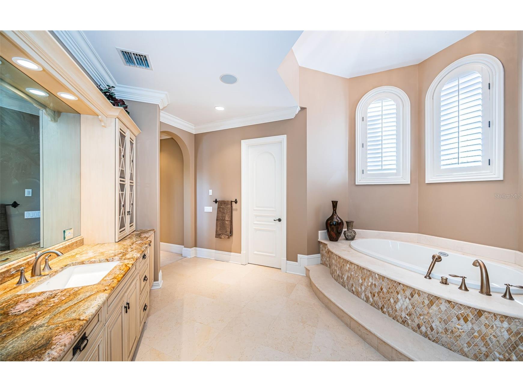 9209 Silverthorn Road Seminole FL 33777 TB8472678 image52