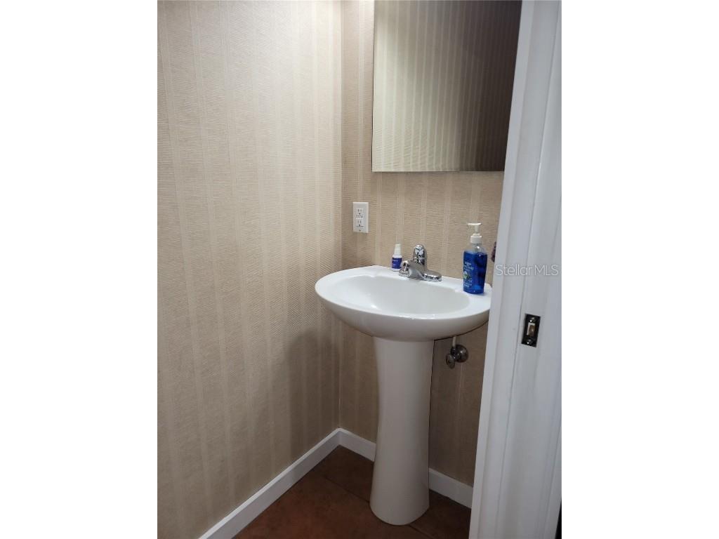 921 24th Avenue N Saint Petersburg FL 33704 TB8368533 image31