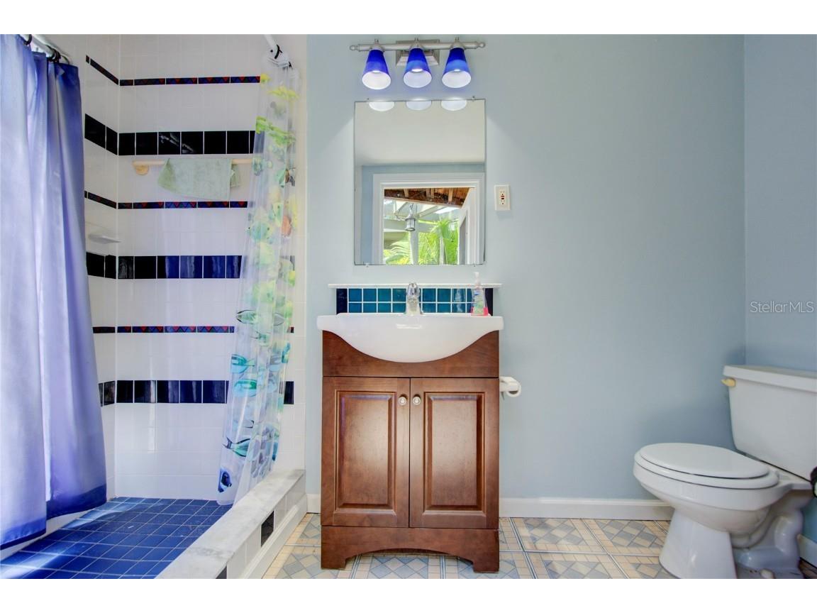 921 24th Avenue N Saint Petersburg FL 33704 TB8368533 image46