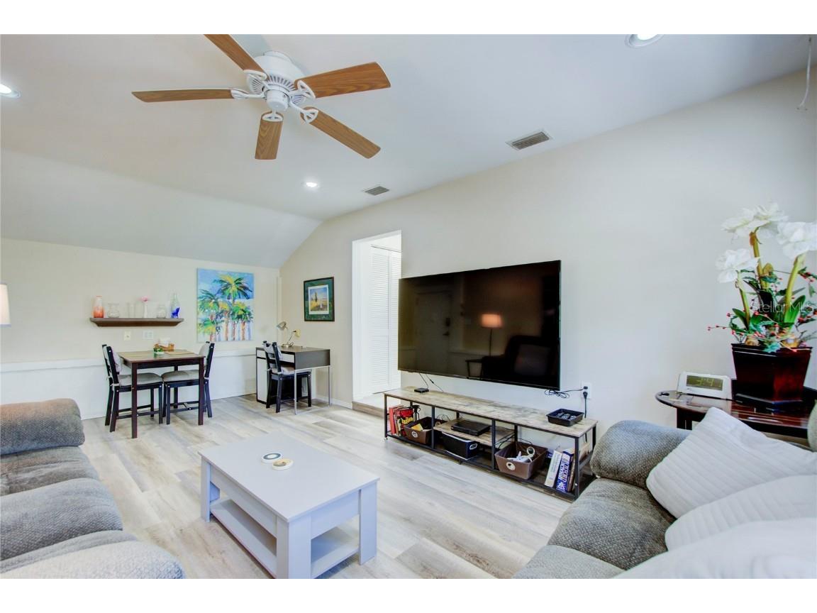 921 24th Avenue N Saint Petersburg FL 33704 TB8368533 image55