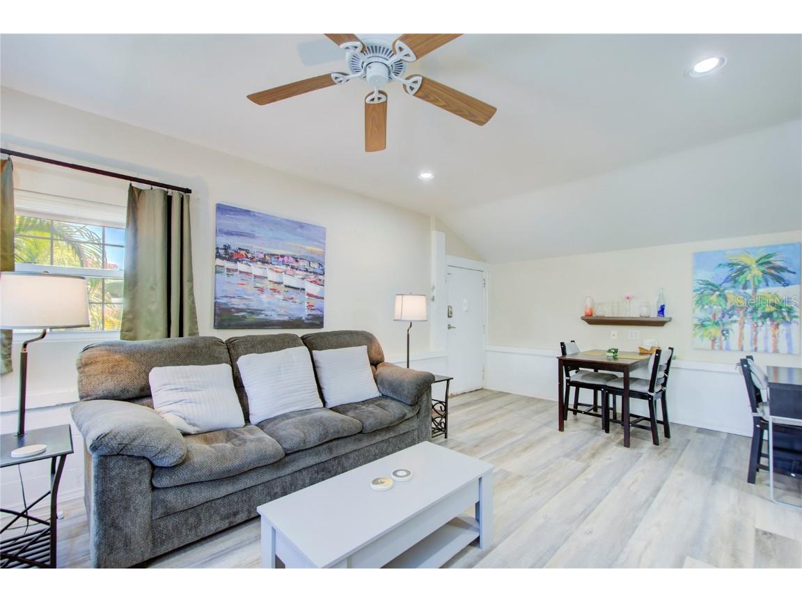 921 24th Avenue N Saint Petersburg FL 33704 TB8368533 image56