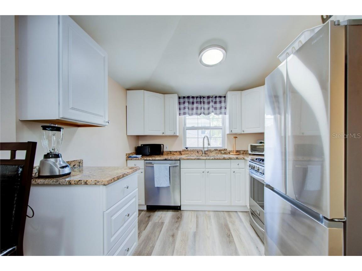 921 24th Avenue N Saint Petersburg FL 33704 TB8368533 image57