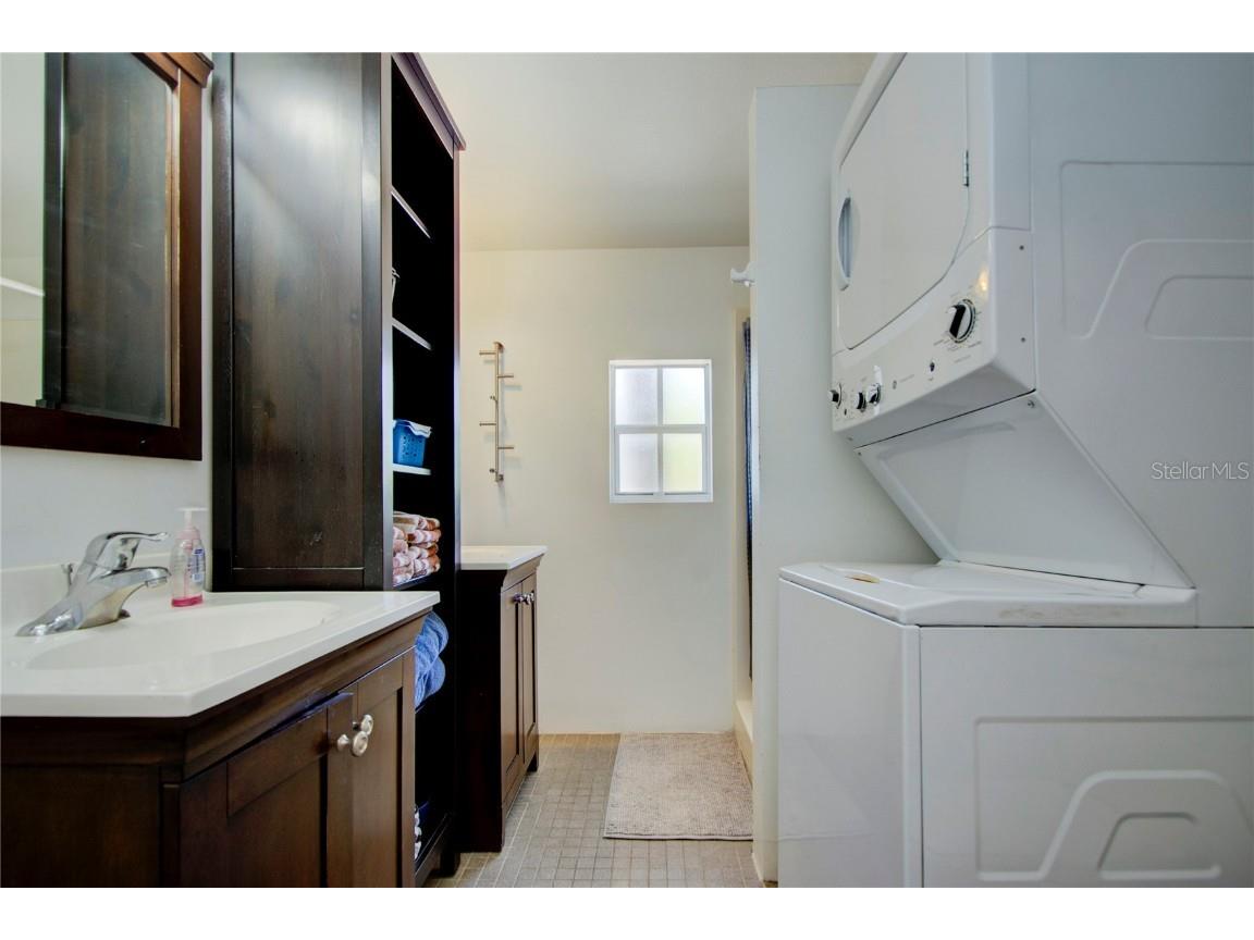 921 24th Avenue N Saint Petersburg FL 33704 TB8368533 image64