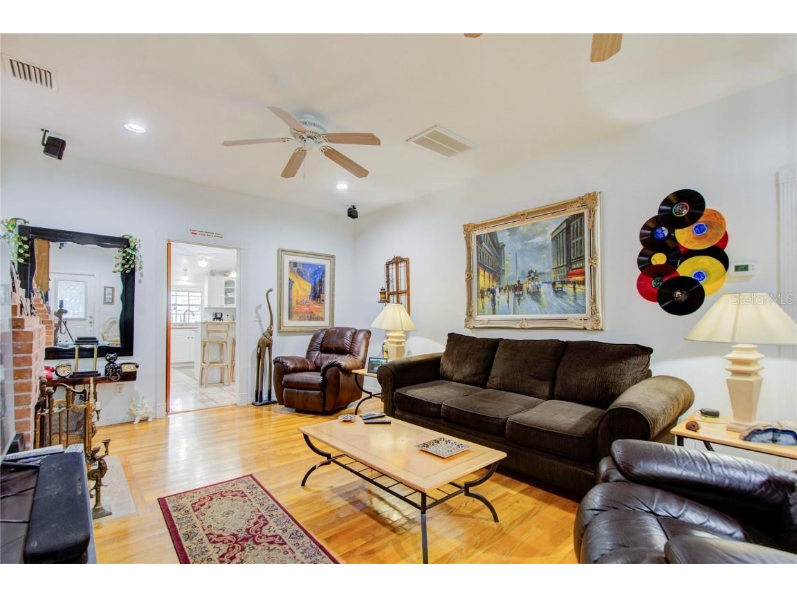 921 24th Avenue N Saint Petersburg FL 33704 TB8368533 image9