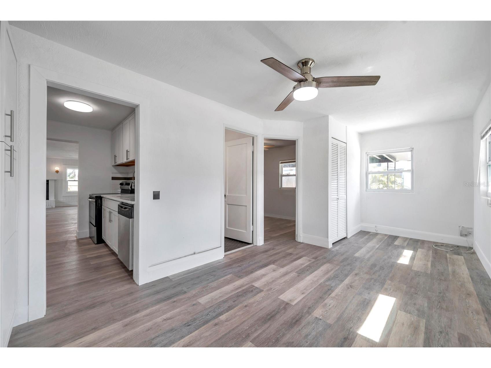 921 7th Street NW Largo FL 33770 - SHORE LAKE TB8465158 image5