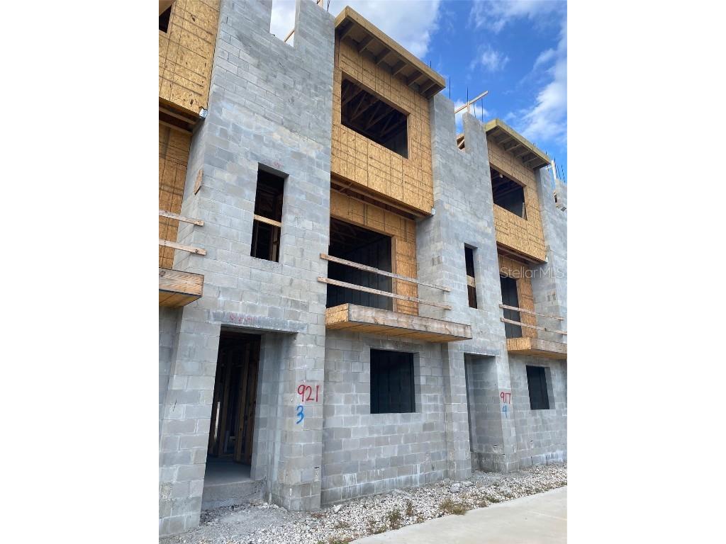 921 Arlington Avenue N Saint Petersburg FL 33705 U8160035 image1