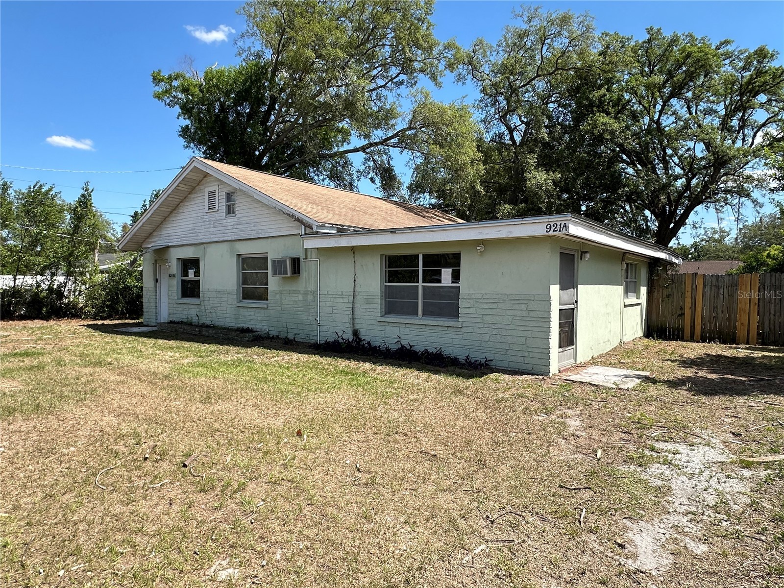 921 E 121st Avenue Tampa FL 33612 TB8505448 image2