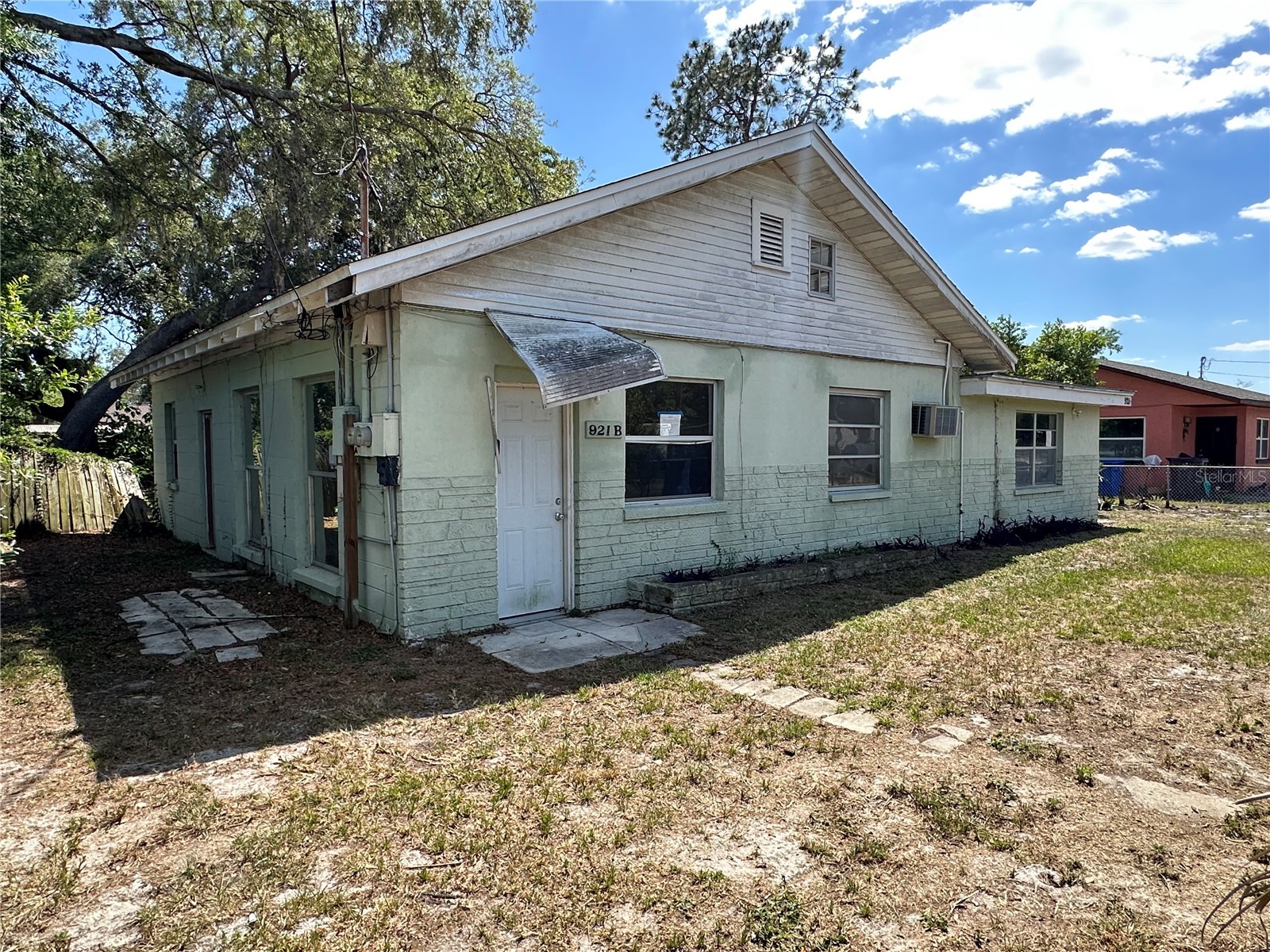 921 E 121st Avenue Tampa FL 33612 TB8505448 image3