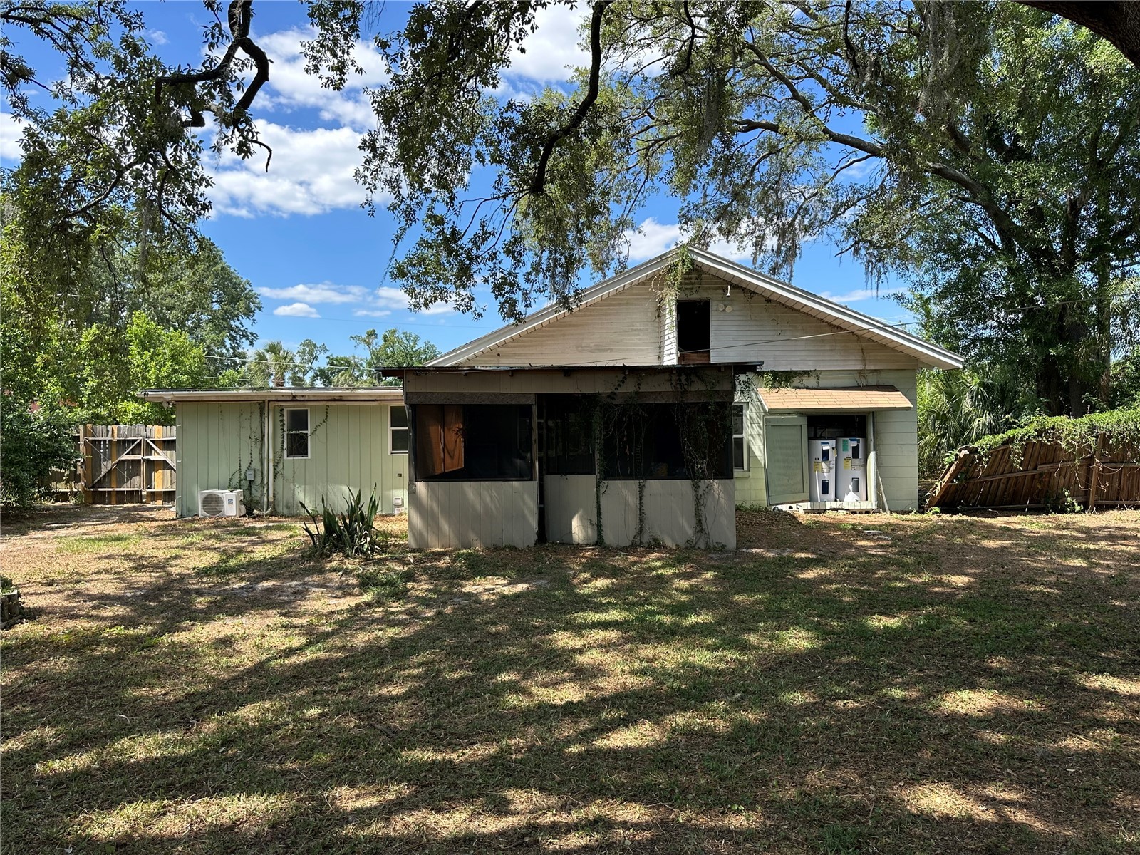 921 E 121st Avenue Tampa FL 33612 TB8505448 image4