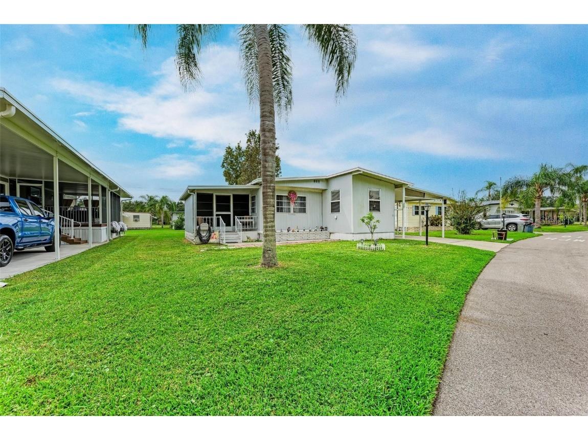 921 Faith Circle E #40 Bradenton FL 34212 A4584419 image1