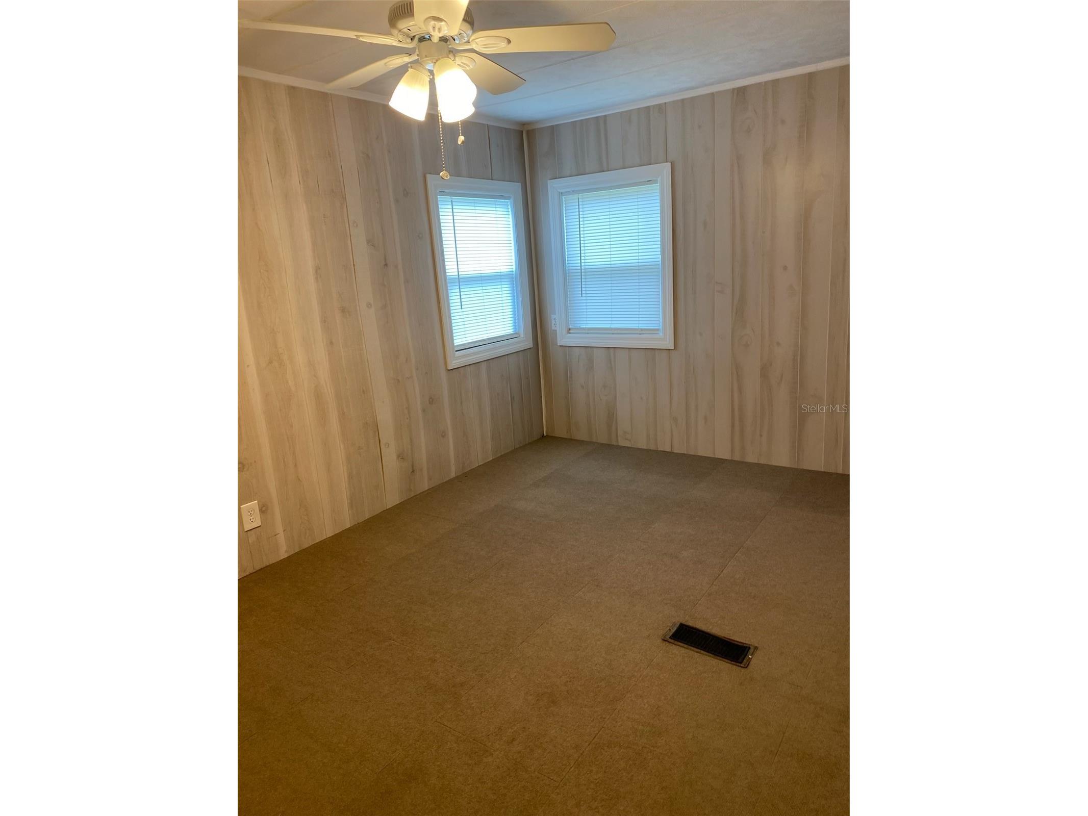 921 Faith Circle E #6 Bradenton FL 34212 A4695398 image2