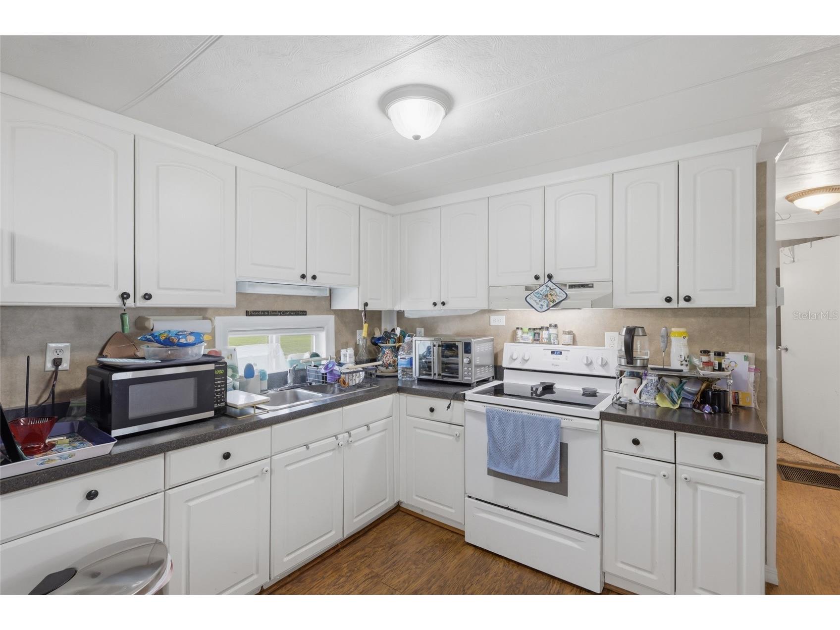 921 Faith Circle E #6 Bradenton FL 34212 A4695398 image4