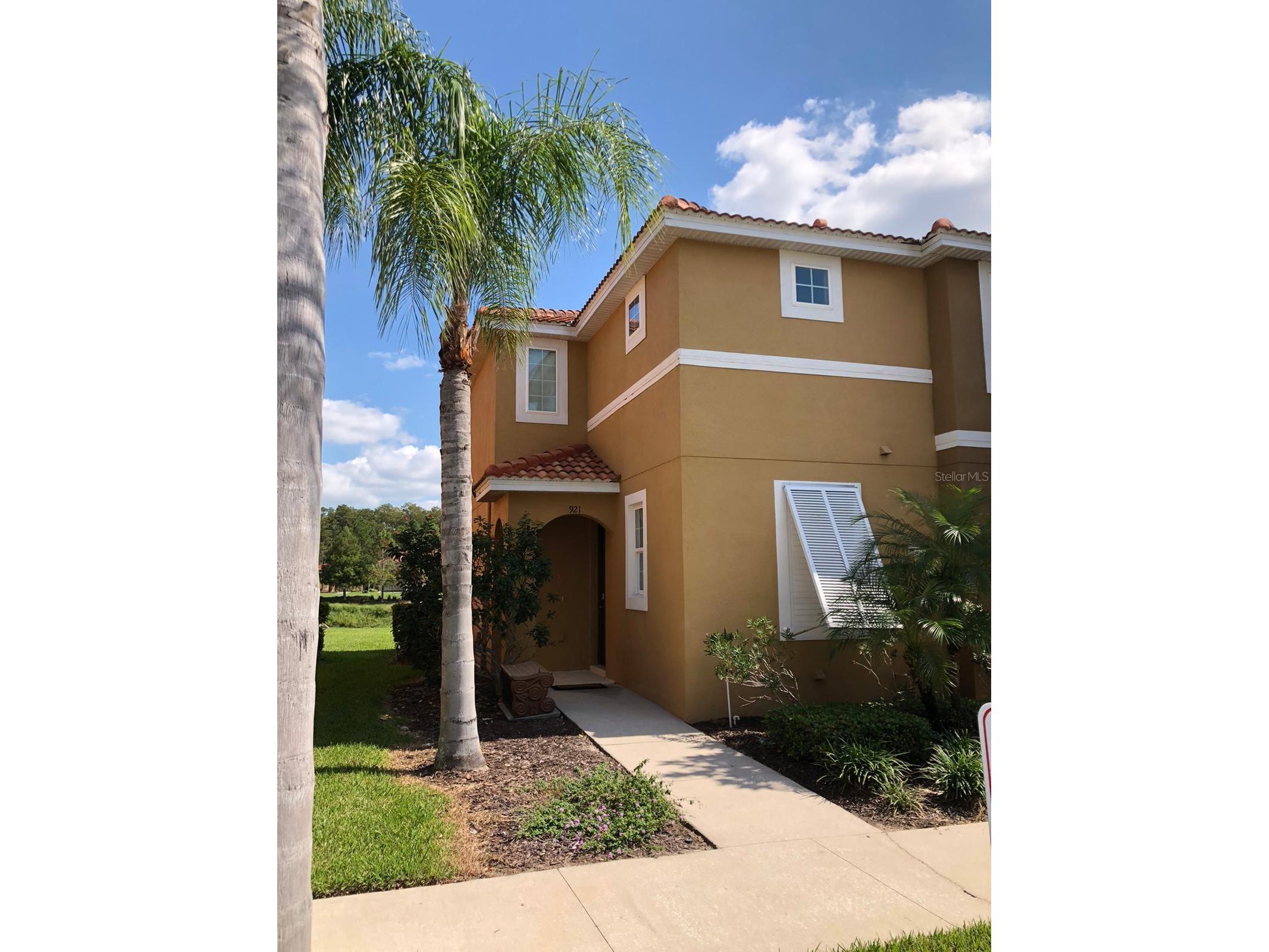 921 Las Fuentes Drive Kissimmee FL 34747 S5146216 image1