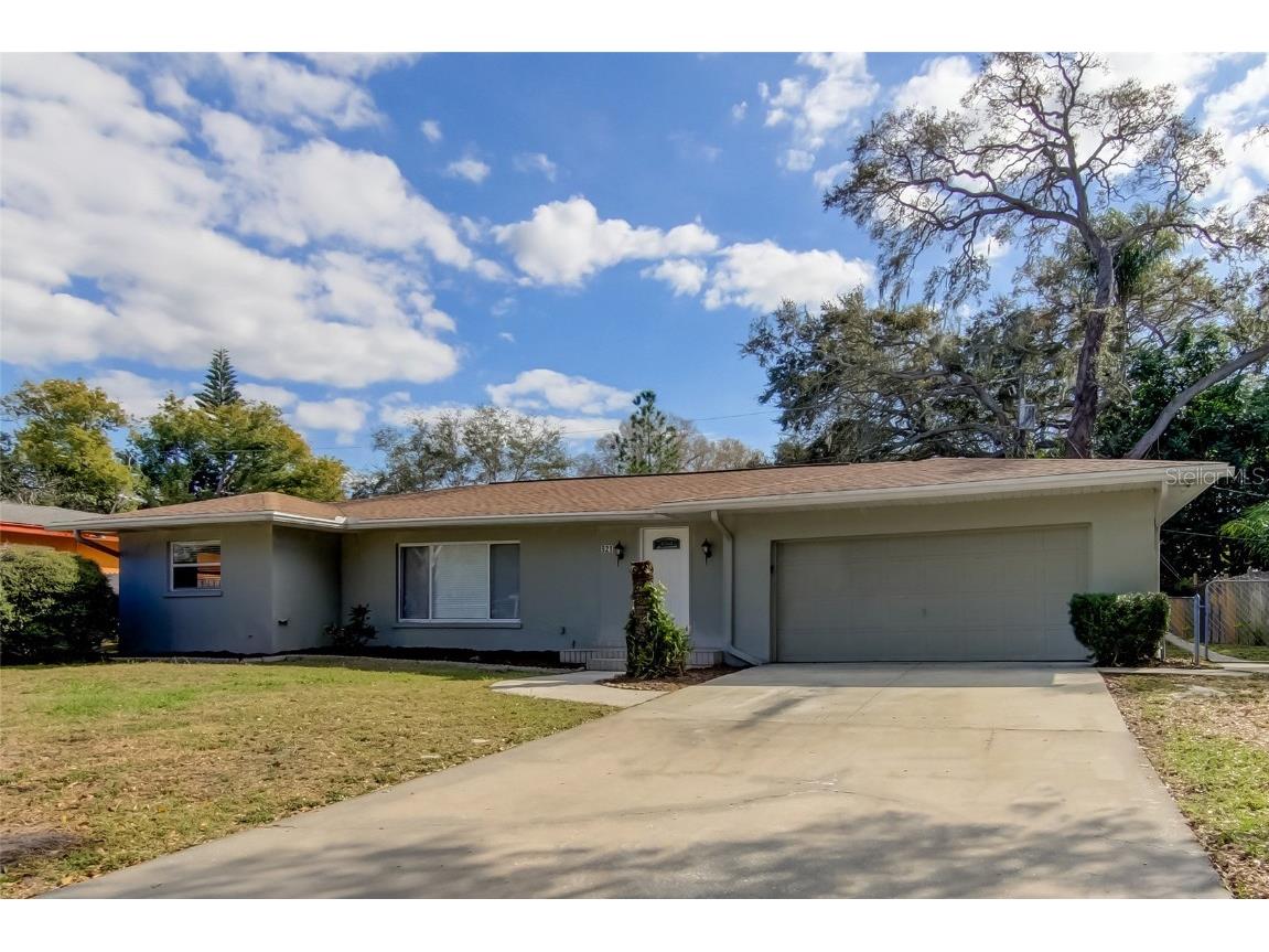 921 Parkwood Drive Dunedin FL 34698 U8230510 image1