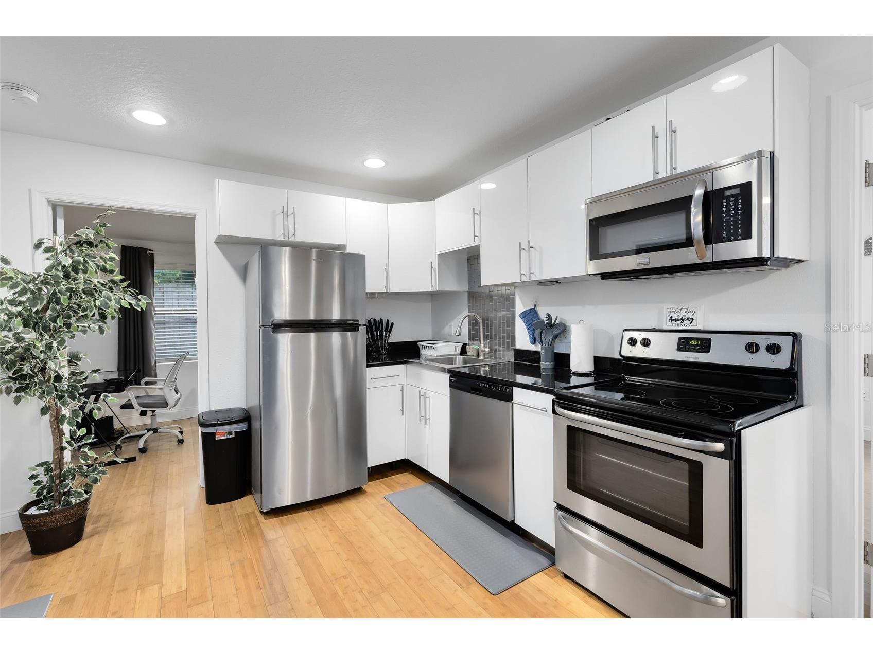921 Pine Grove Avenue Orlando FL 32803 O6388582 image10