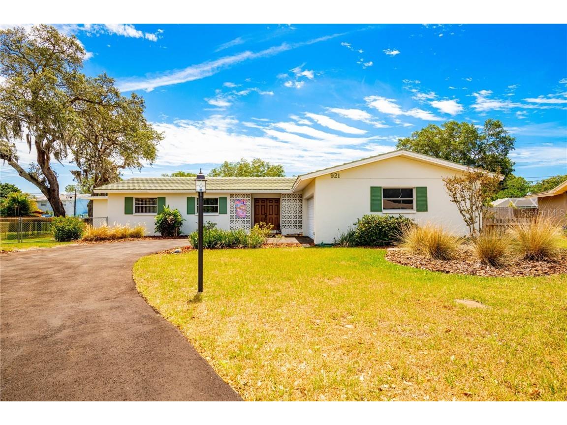921 Stephen Foster Drive Largo FL 33771 T3439637 image1