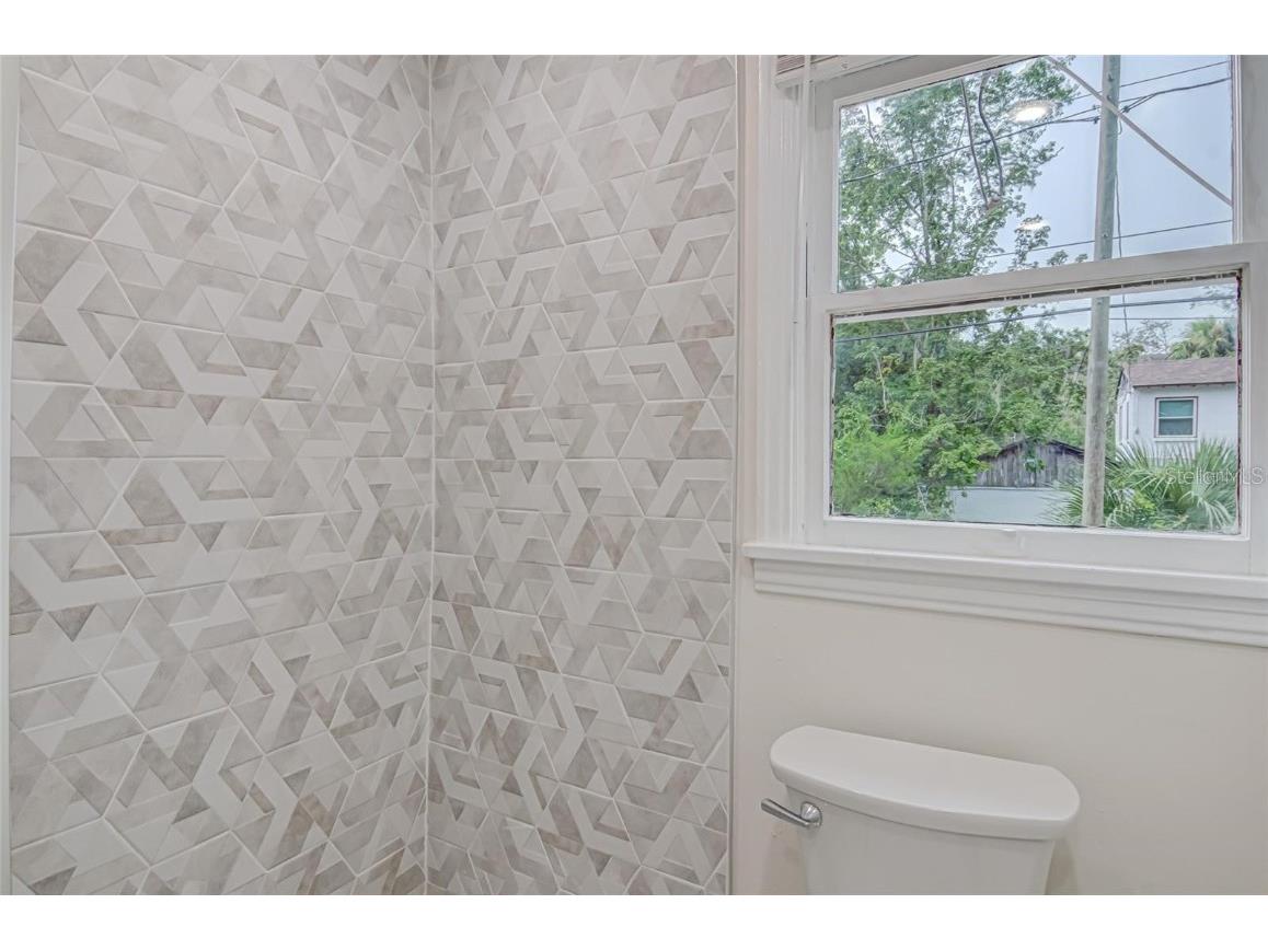 921 SW 6th Avenue #B Gainesville FL 32601 GC535473 image13