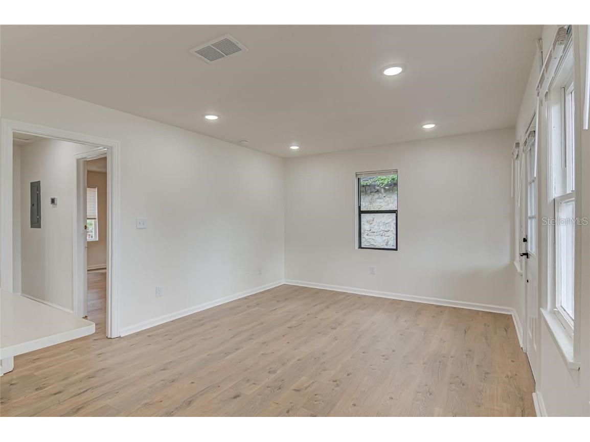 921 SW 6th Avenue #B Gainesville FL 32601 GC535473 image8