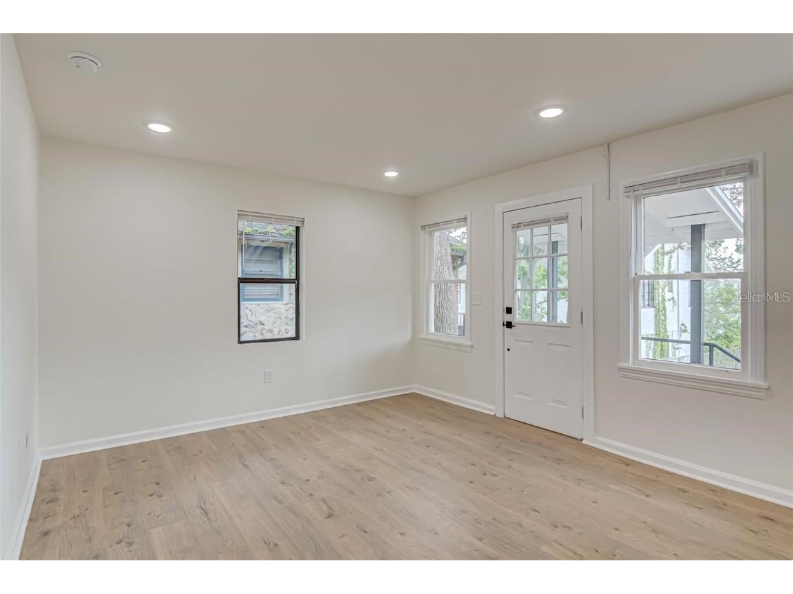 921 SW 6th Avenue #B Gainesville FL 32601 GC535473 image9