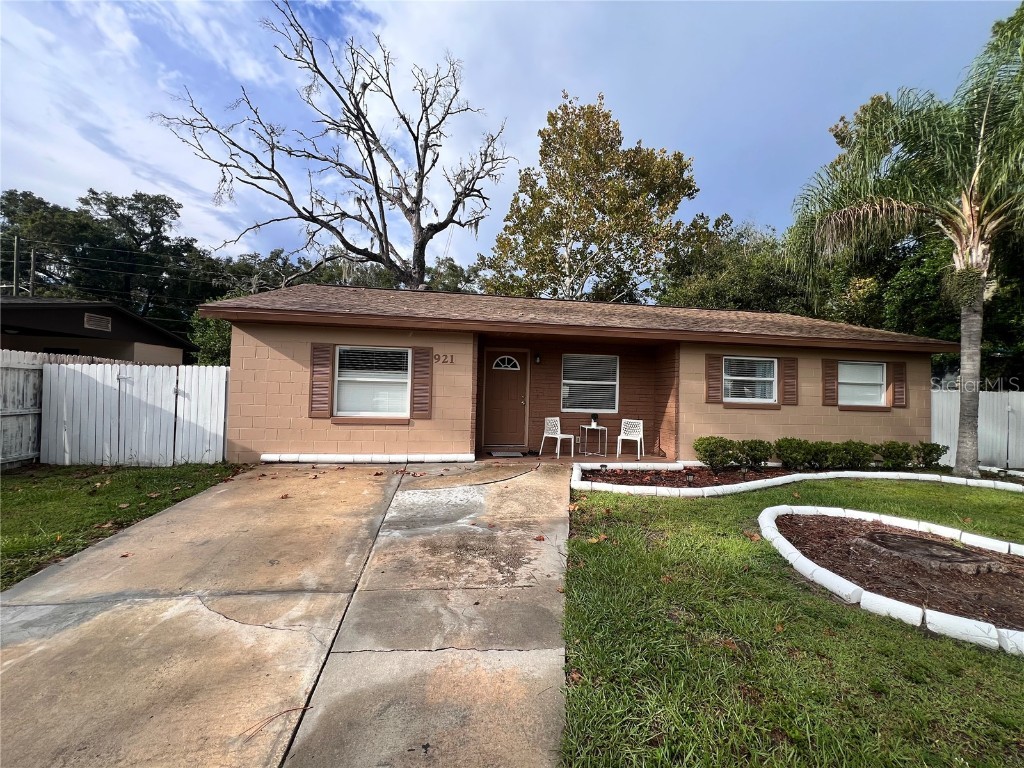 921 Valleydale Avenue Deland FL 32720 V4945078 image2