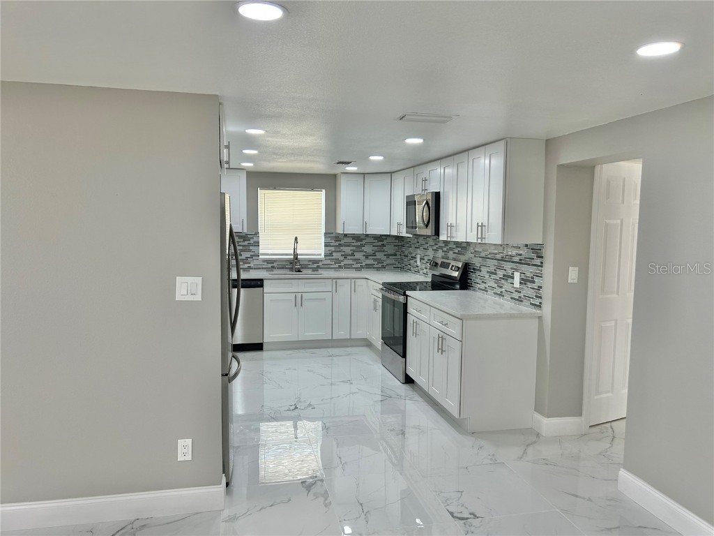 9211 Haverford Lane Port Richey FL 34668 W7877425 image4