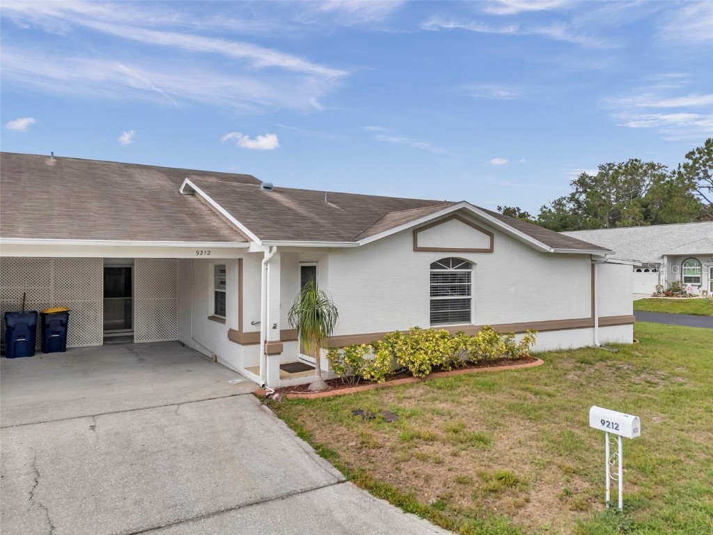 9212 Estrada Place New Port Richey FL 34655 W7875748 image1