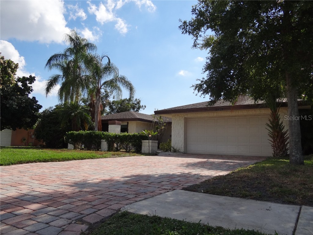 9212 Grand Blanc Drive Seminole FL 33777 U8221306 image1