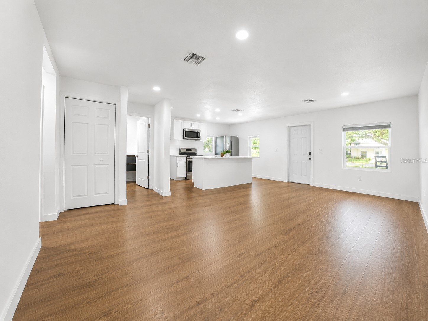 9212 N Brooks Street Tampa FL 33612 TB8524496 image2