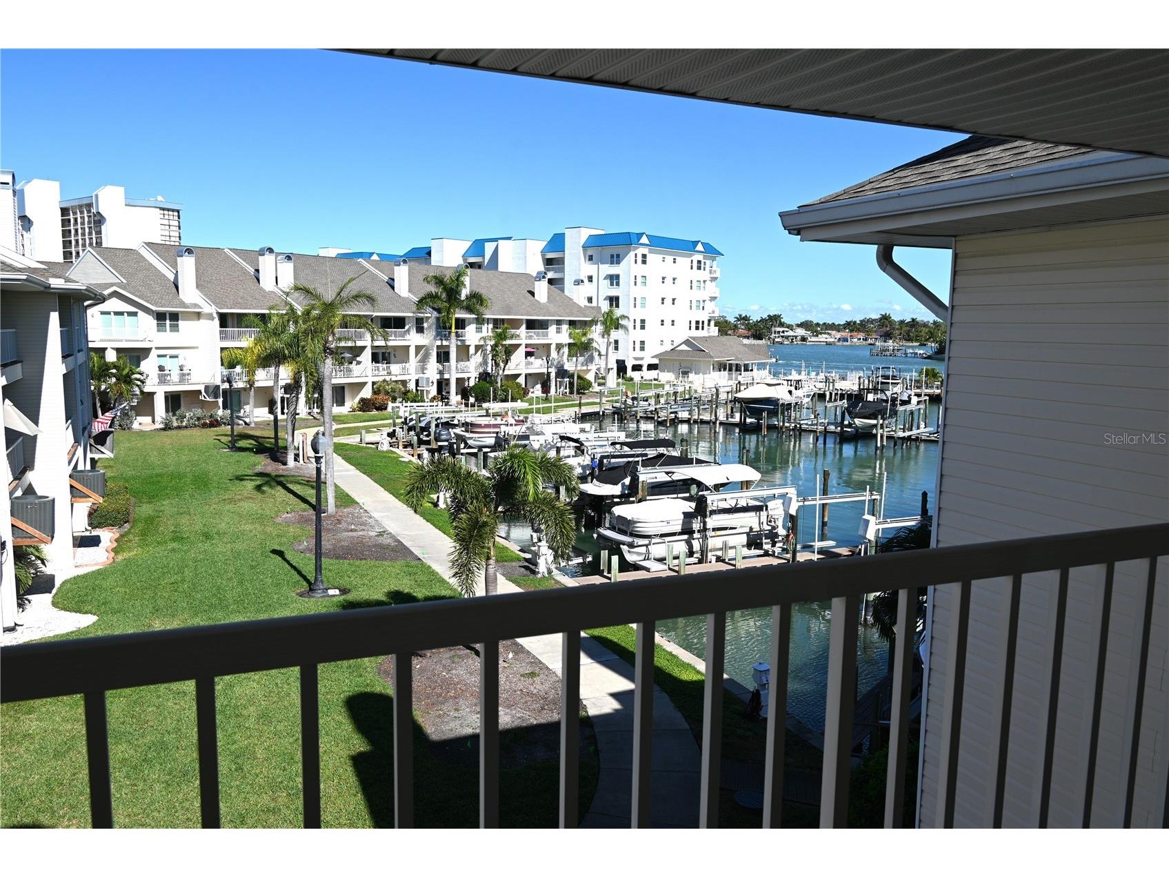 9215 Captiva Circle Saint Pete Beach FL 33706 TB8467564 image1