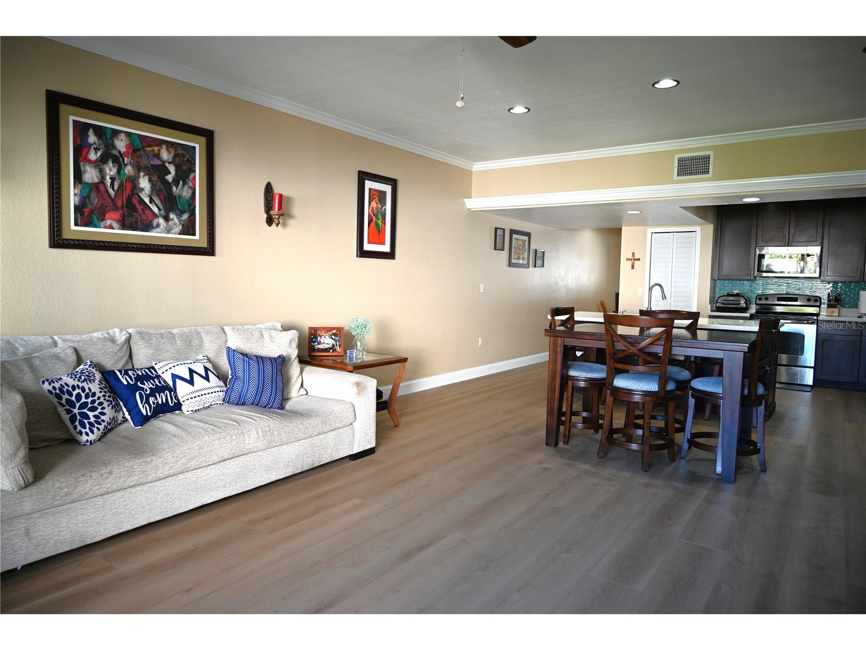 9215 Captiva Circle Saint Pete Beach FL 33706 TB8467564 image4