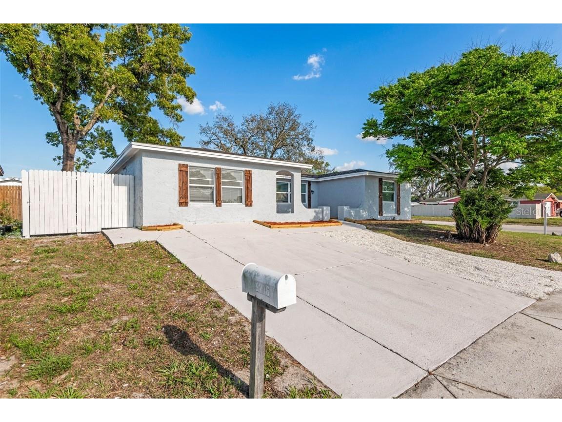9216 Mark Twain Lane Port Richey FL 34668 TB8365315 image1