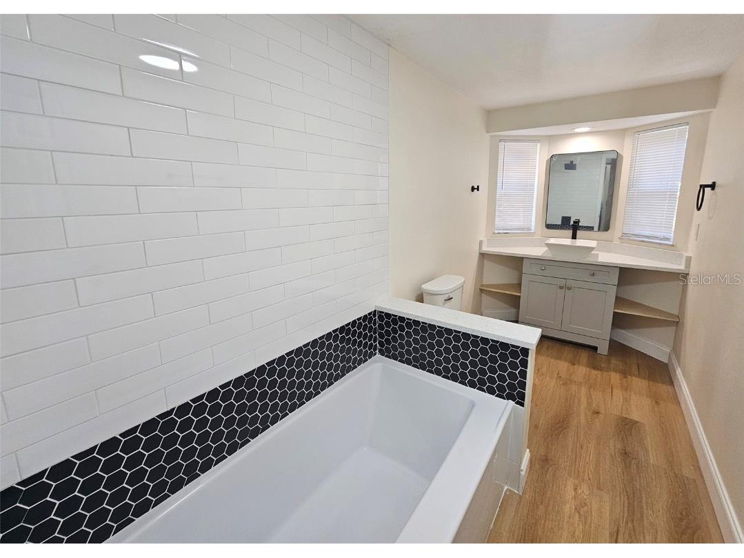 9218 Memorial Highway Tampa FL 33615 TB8440782 image19