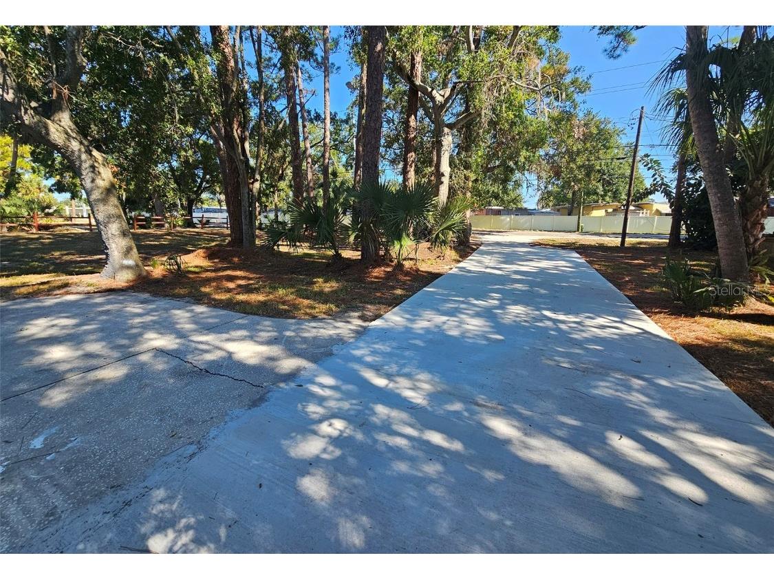 9218 Memorial Highway Tampa FL 33615 TB8440782 image25