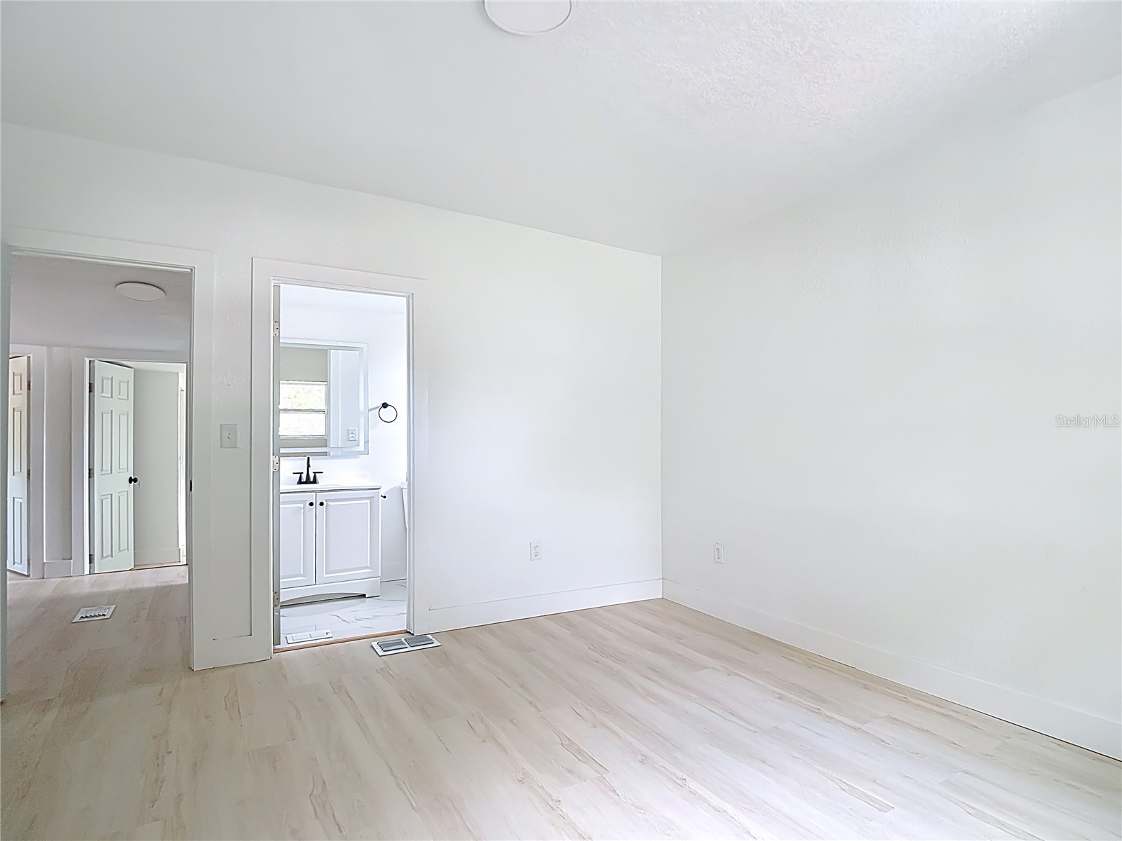 9219 N 13th Street Tampa FL 33612 TB8498509 image15