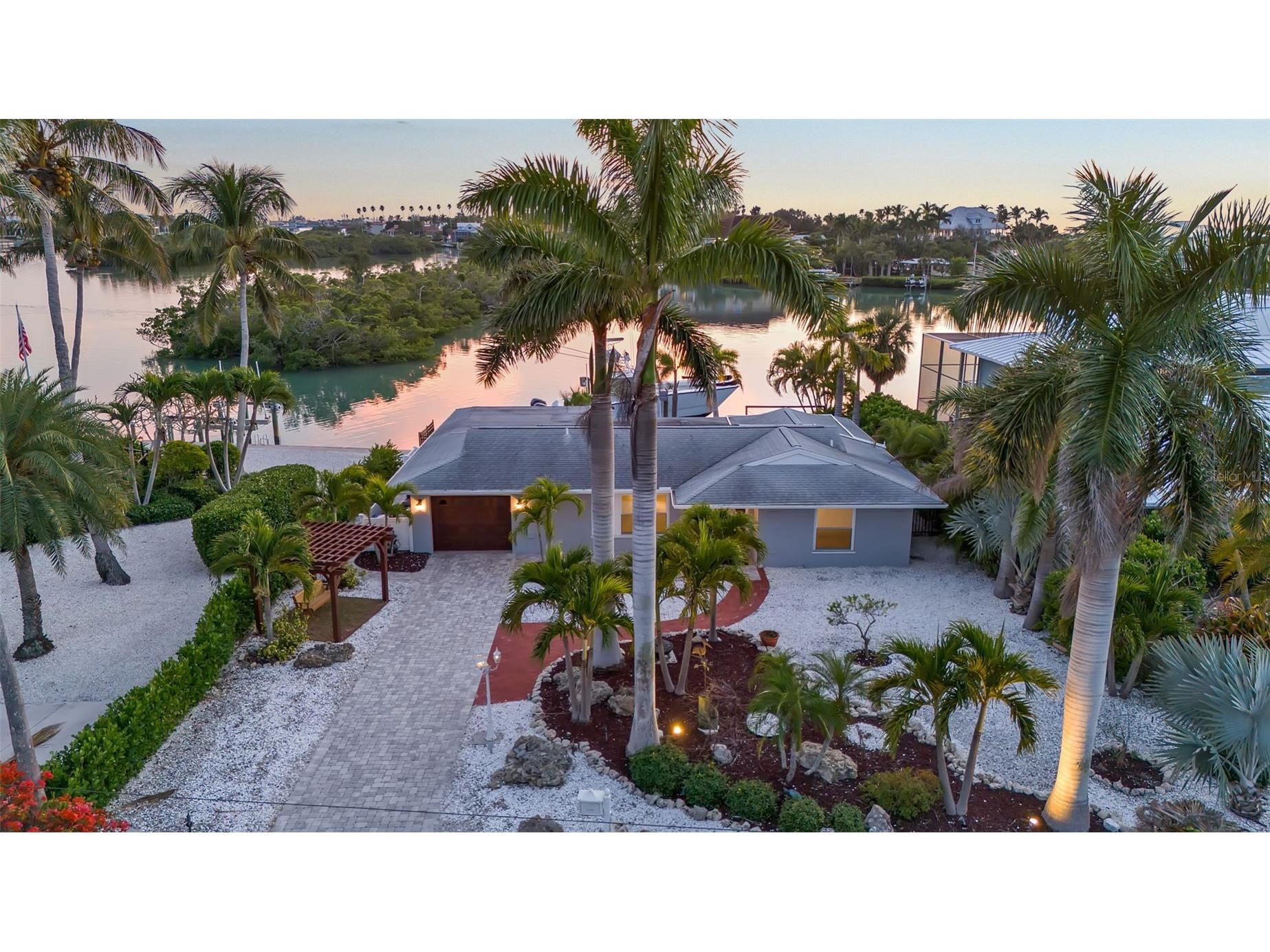 922 Casey Cove Drive Nokomis FL 34275 - INTRACOASTAL WATERWAY A4678726 image2