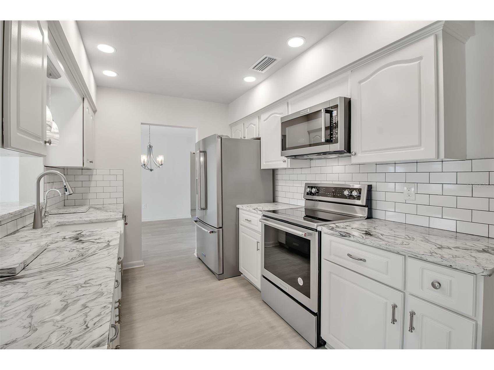 922 Casey Cove Drive Nokomis FL 34275 - INTRACOASTAL WATERWAY A4678726 image7