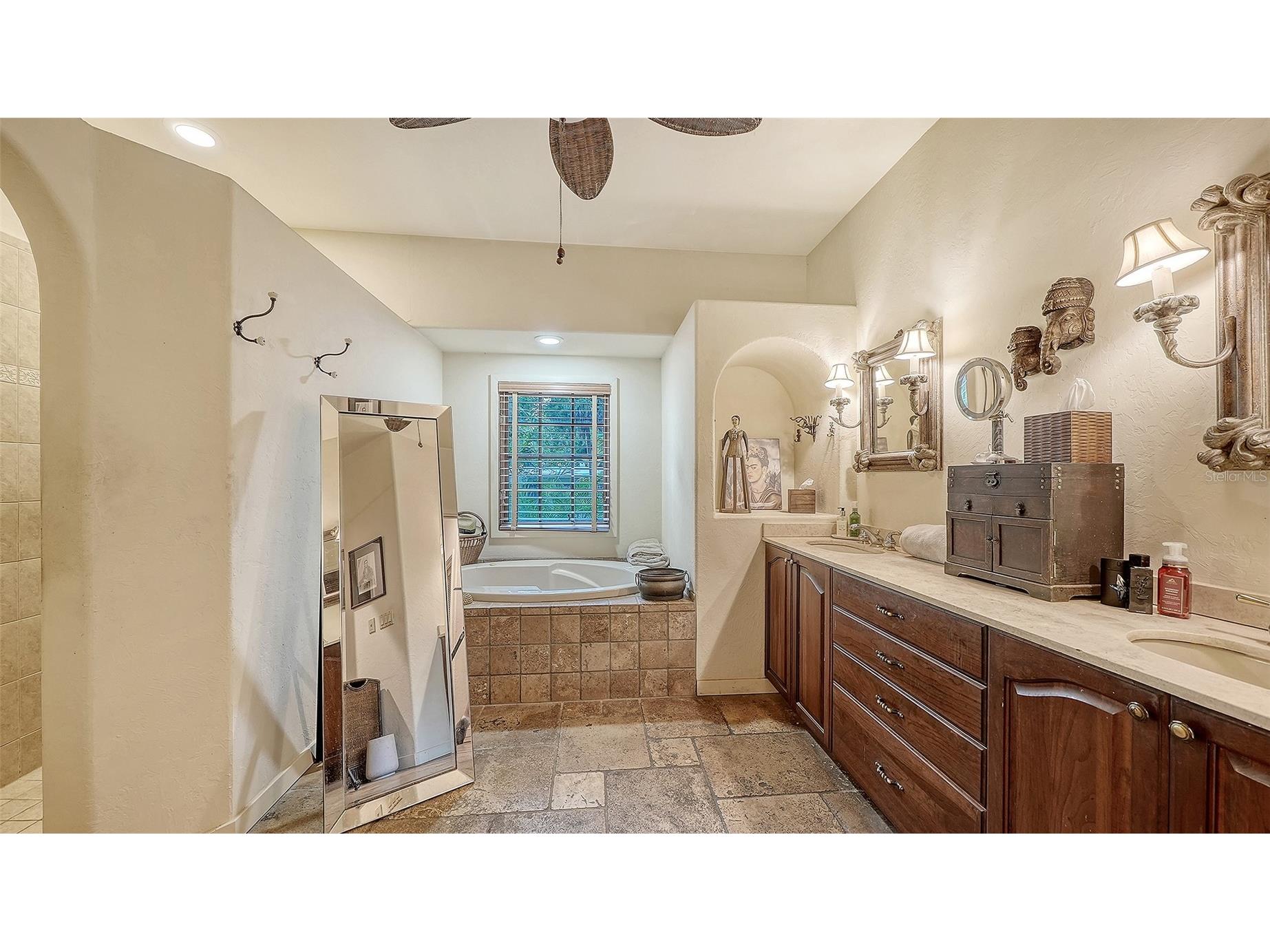 922 Indian Beach Drive Sarasota FL 34234 A4689749 image20