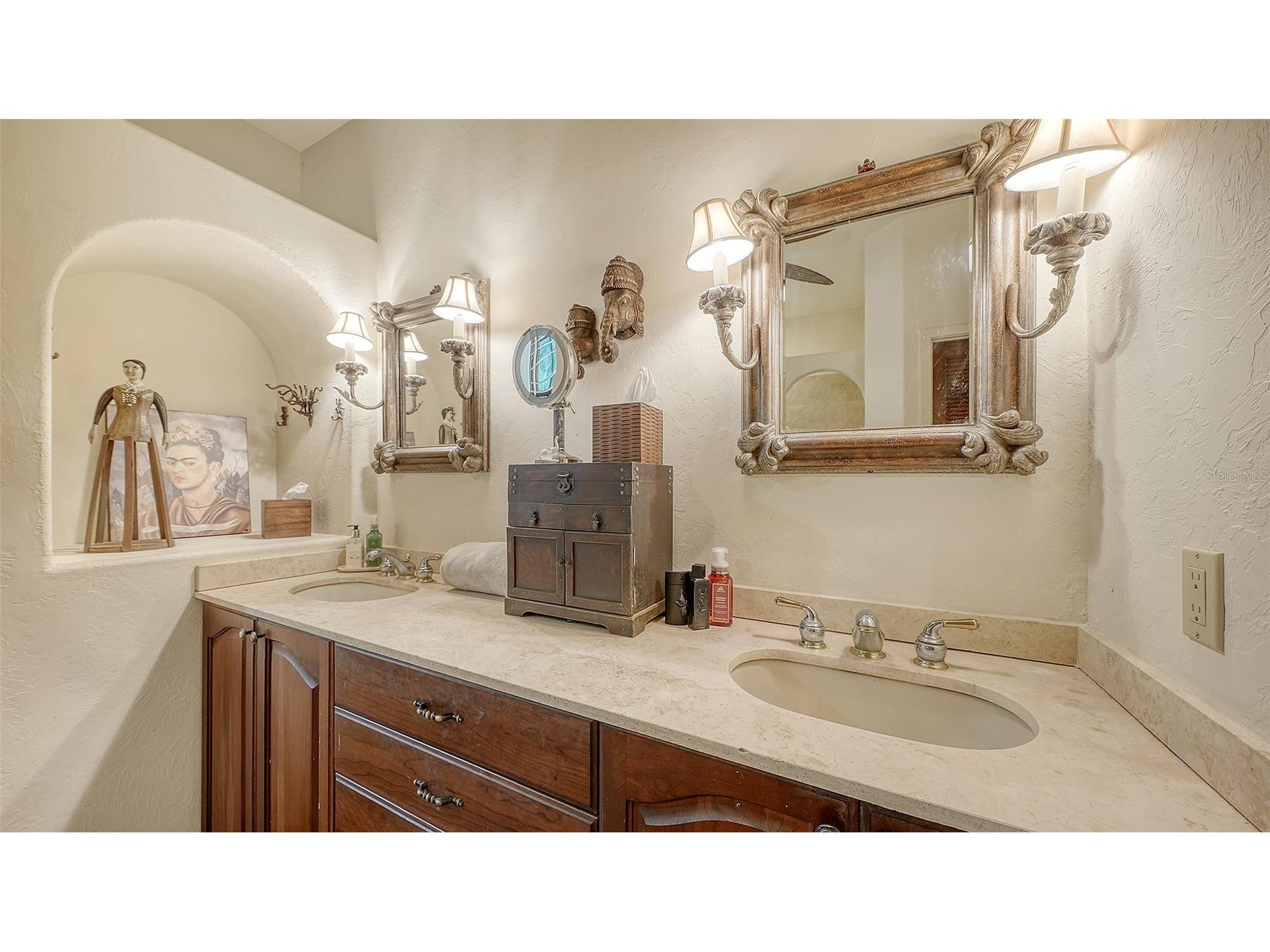 922 Indian Beach Drive Sarasota FL 34234 A4689749 image21