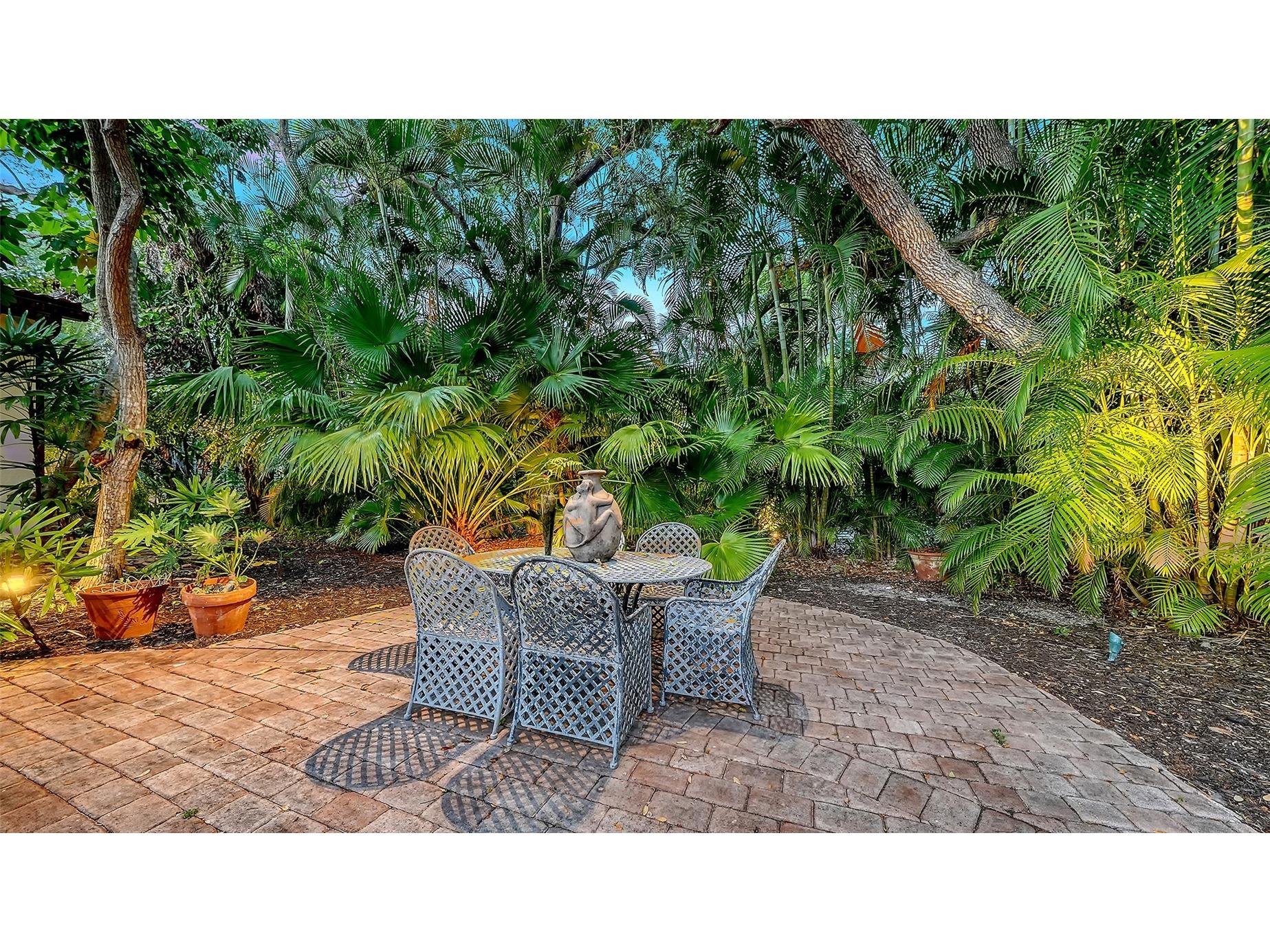 922 Indian Beach Drive Sarasota FL 34234 A4689749 image40