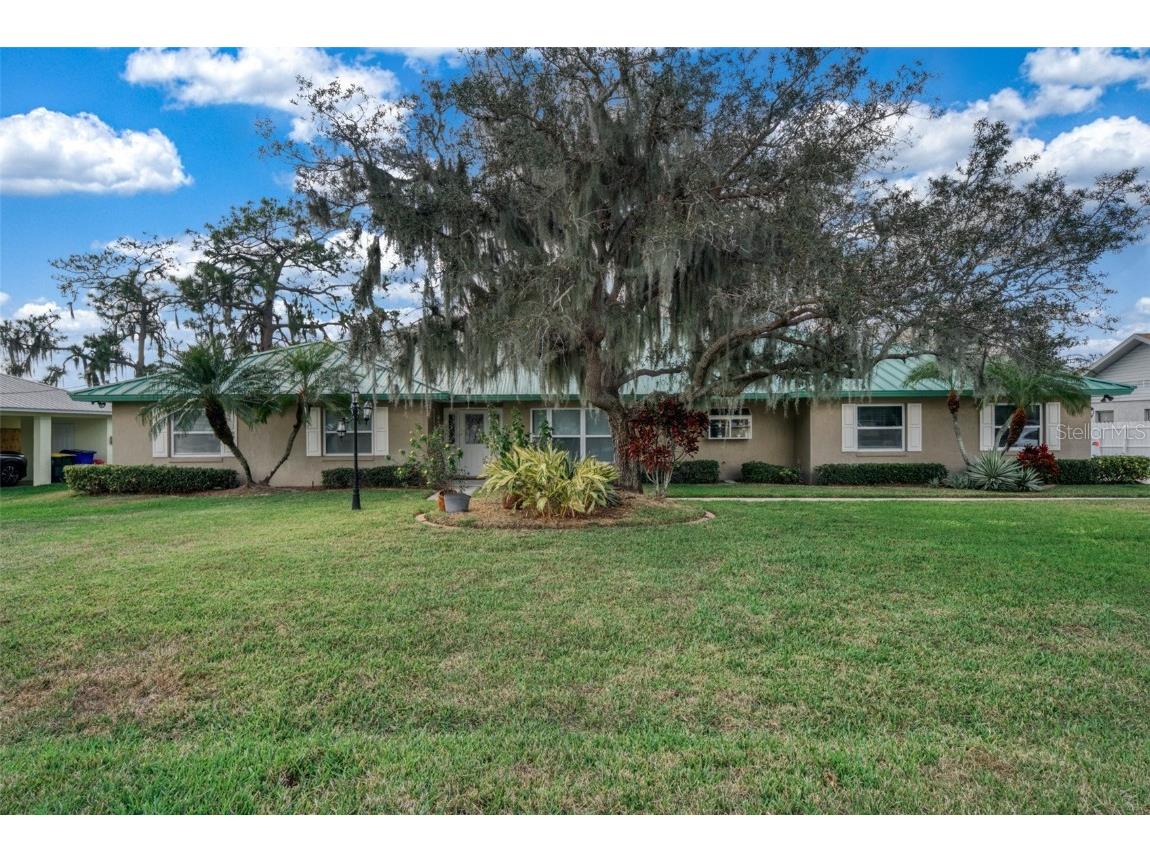 922 Lake Drive E Lake Placid FL 33852 P4933852 image1