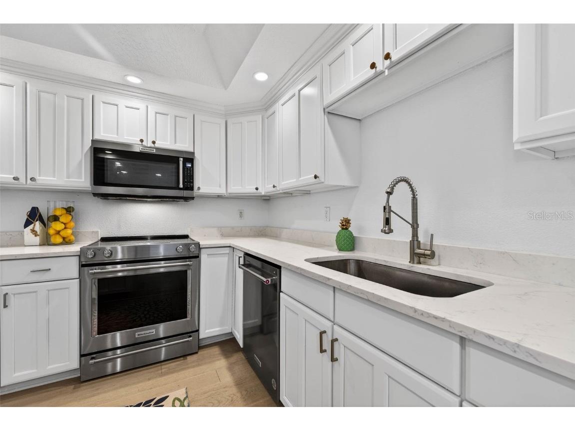 922 N Shore Drive NE Saint Petersburg FL 33701 TB8452503 image11