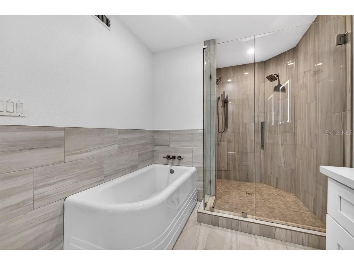 922 N Shore Drive NE Saint Petersburg FL 33701 TB8452503 image18