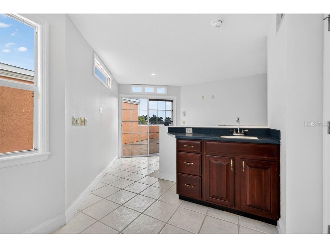 922 N Shore Drive NE Saint Petersburg FL 33701 TB8452503 image25