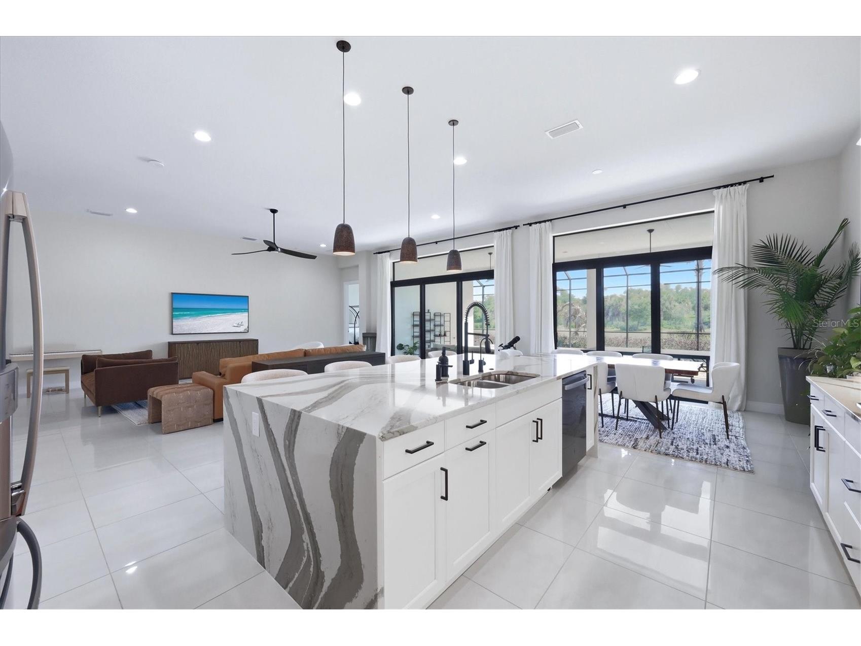 9221 Bernini Place Sarasota FL 34240 A4688126 image2