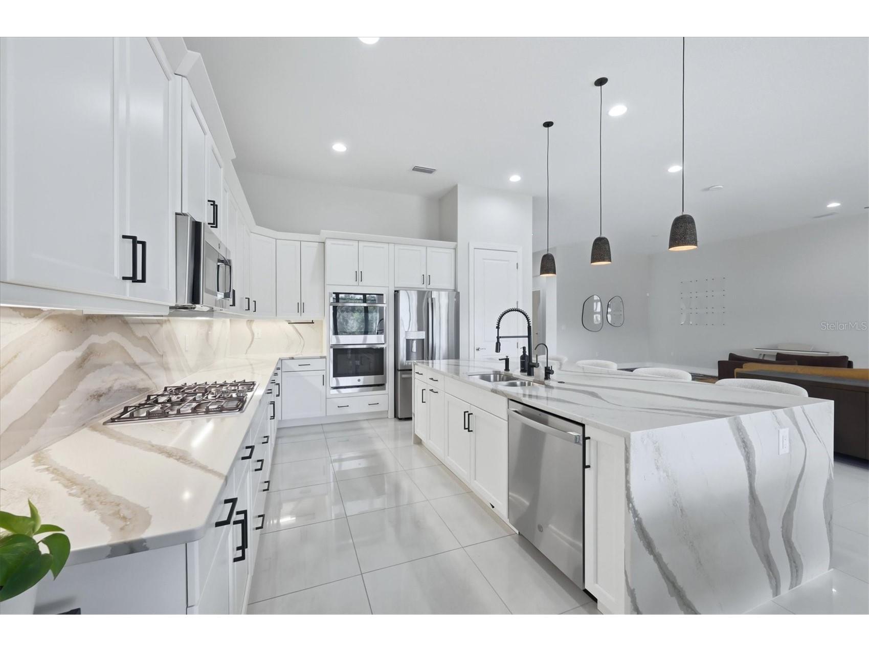 9221 Bernini Place Sarasota FL 34240 A4688126 image20