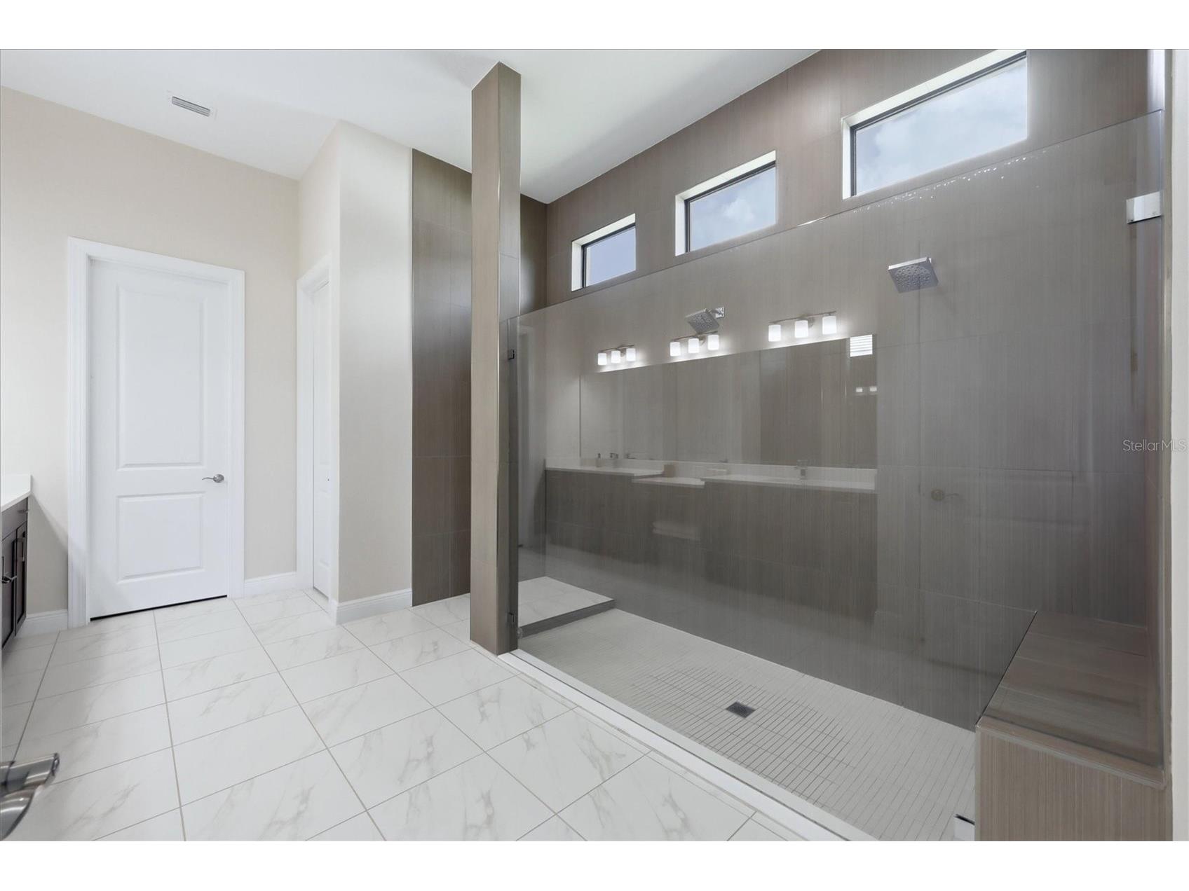 9221 Bernini Place Sarasota FL 34240 A4688126 image27