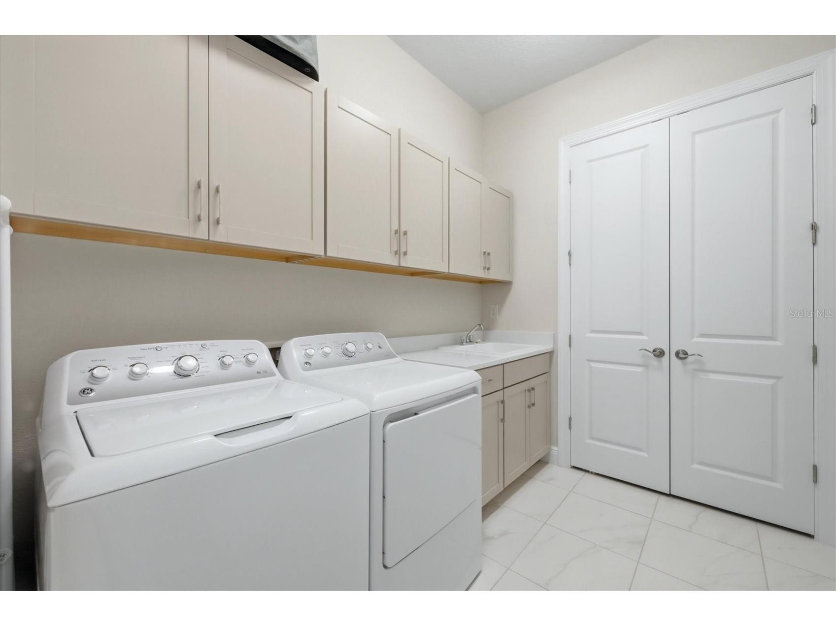 9221 Bernini Place Sarasota FL 34240 A4688126 image33