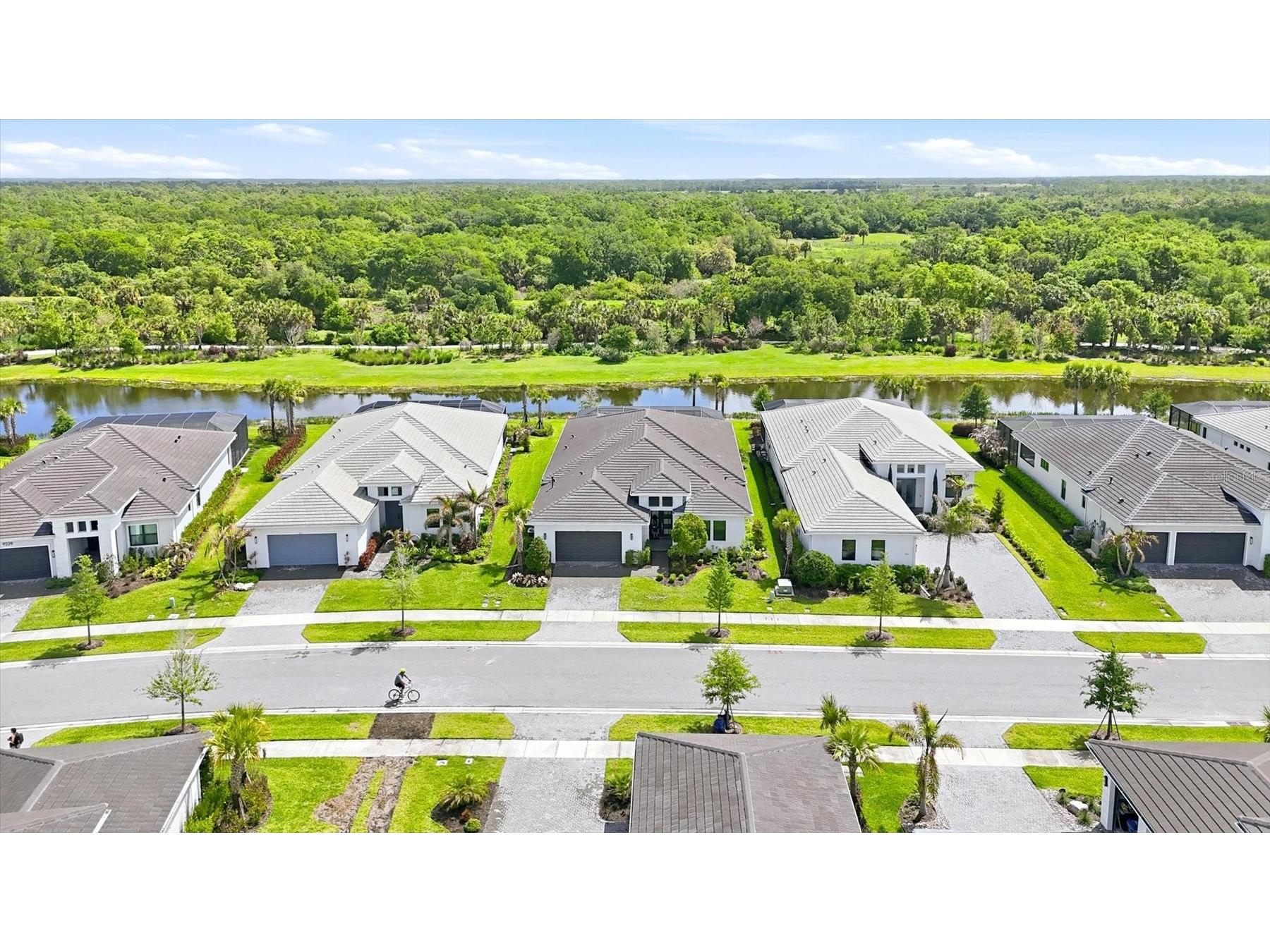 9221 Bernini Place Sarasota FL 34240 A4688126 image44