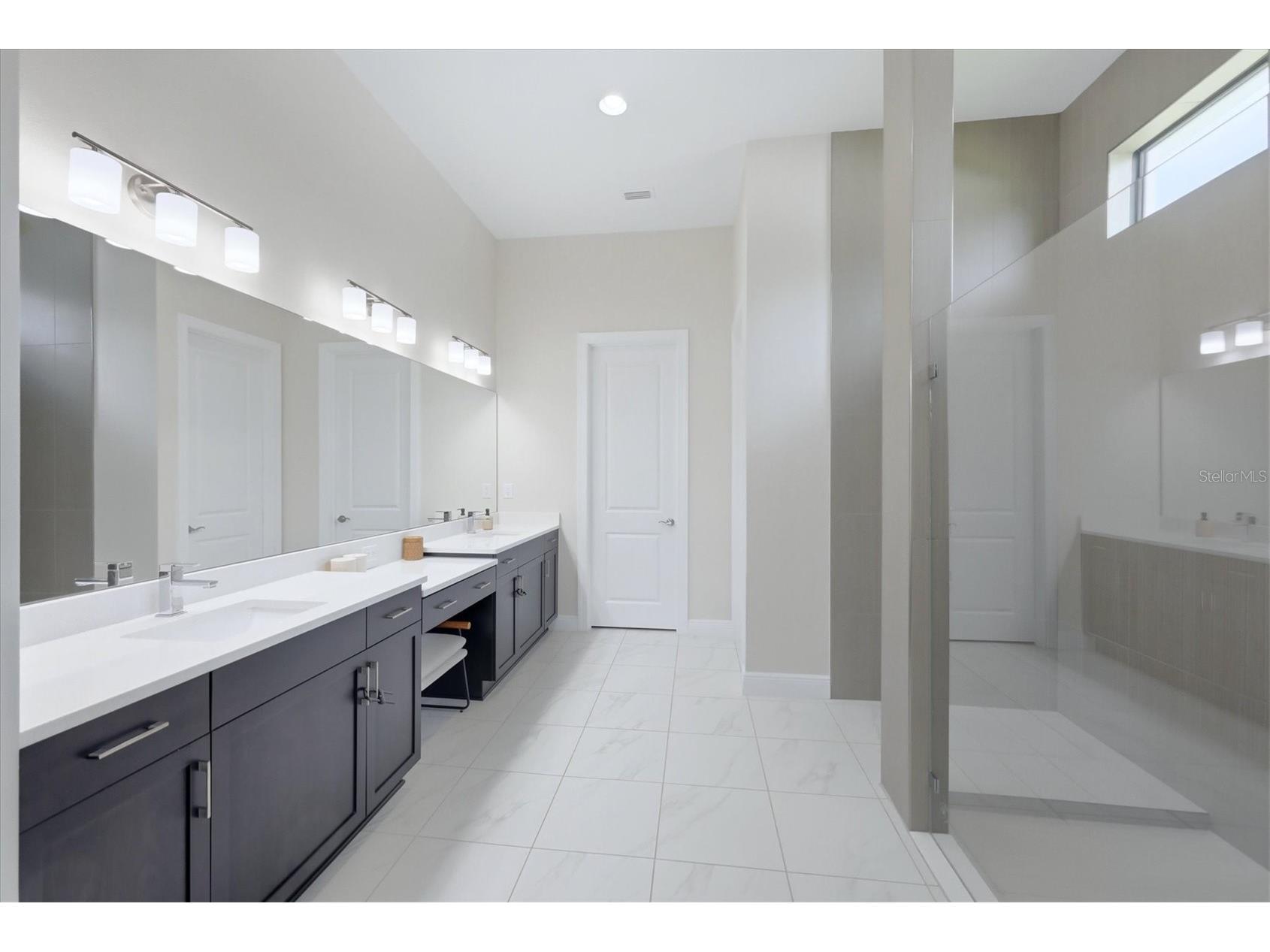 9221 Bernini Place Sarasota FL 34240 A4688126 image7
