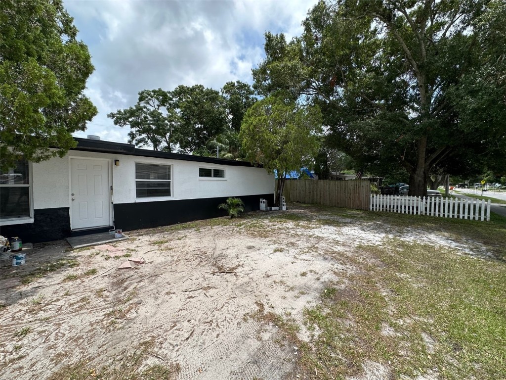 9225 82nd Street Seminole FL 33777 U8205448 image1